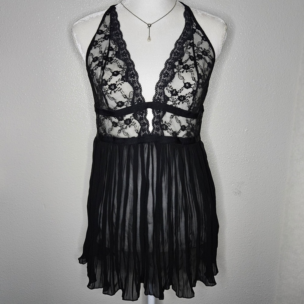 Victoria's Secret Black Floral Lace Pleated Babydoll Chemise